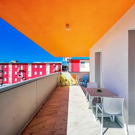 Colorful Living Lejlighed *